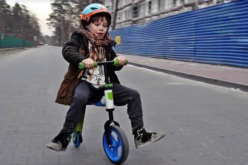 קורקינט ואופני שיווי משקל - 2 ב 1 גיל שלוש - סקוט אנד רייד