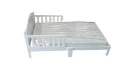 מיטת מעבר לוסי מעוצבת 6 רגליים בצבע לבן מאמו