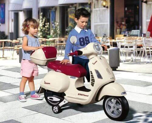 קטנוע VESPA וספה 12V ממונע PEG PEREGO פג פרגו