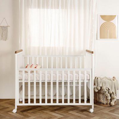 מיטת תינוק – ג’וי לבנה + אלון אדום רהיטי סגל